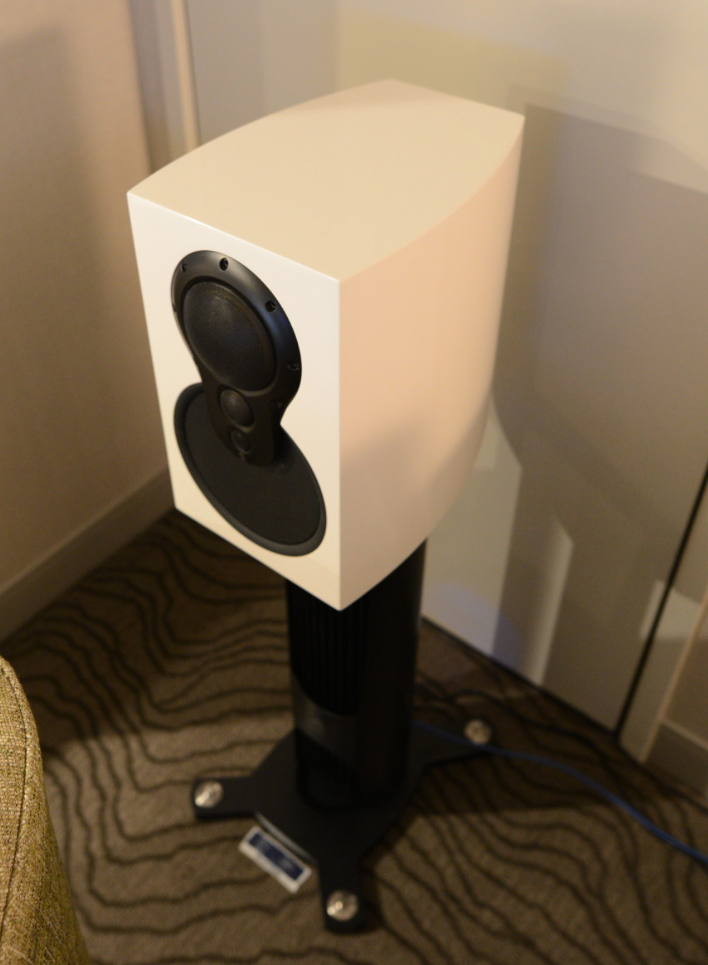 Linn Akudorik bookshelf speakers